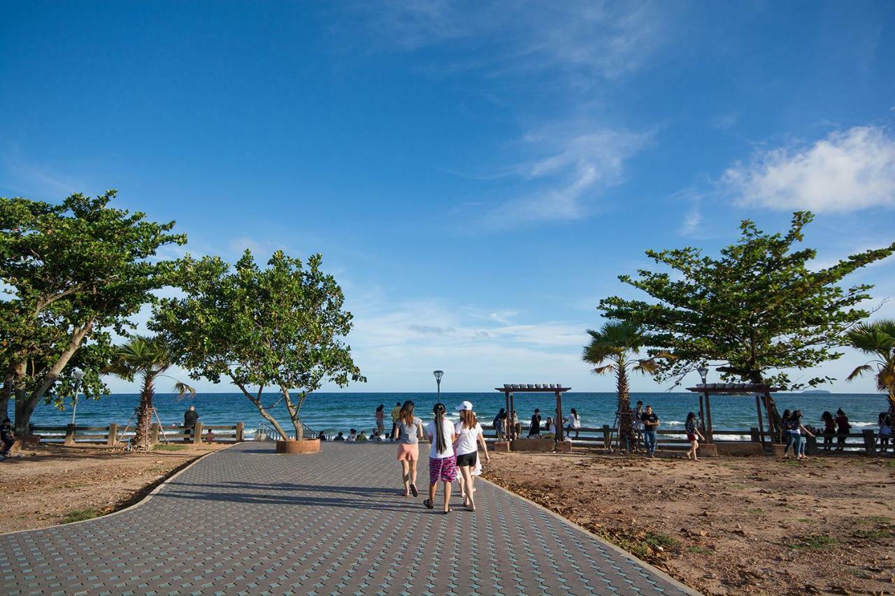 Grandbeach Condo By Malai Rayong Bagian luar foto